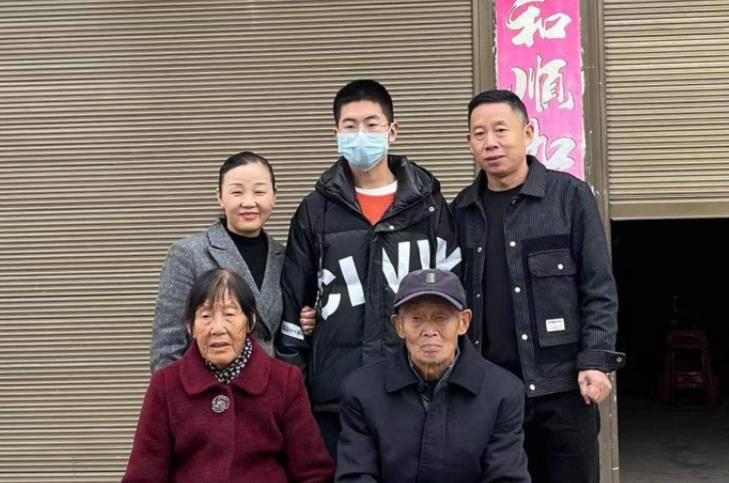 ag尊龙怎么样孙卓事件后续：“养母”称并不知实情“亲父”回应这是笑话